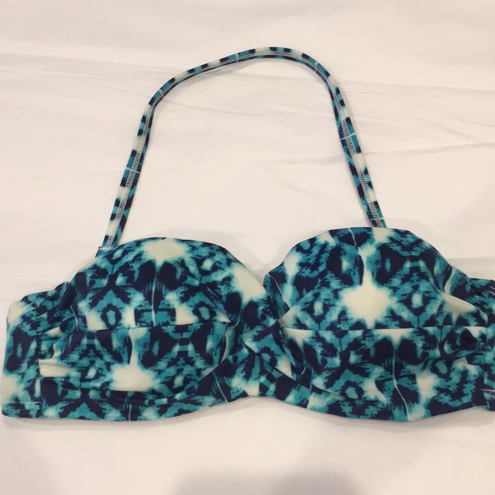 Victoria’s Secret bikini top 32B